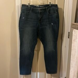 OLD NAVY CURVY/PROFILE, MID RISE, SHORT JEANS SIZE 16 NWOT